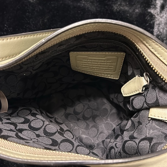 RARE Coach Preloved Bleeker Leather Mini Duffle in Olive Green. Great condition! - Picture 8 of 9